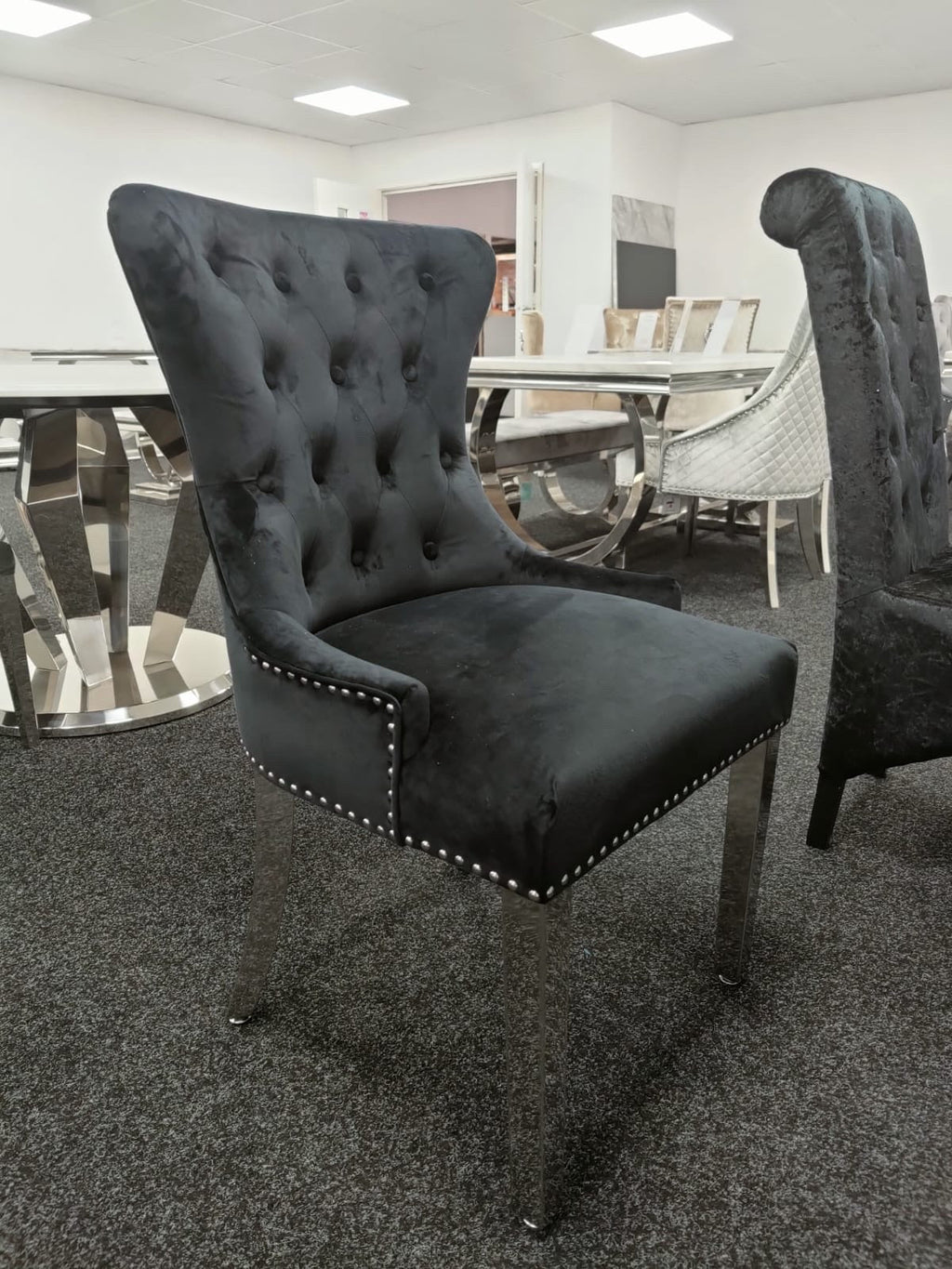 Vienna Grey Marble Top Dining Set With Black Chelsea Lion Knocker Velvet Chairs