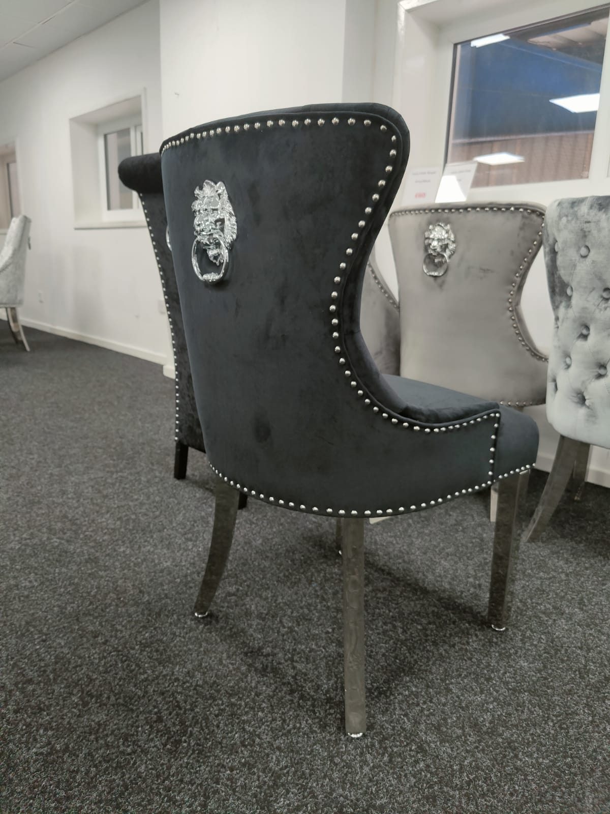 Chelsea Lion Knocker Chair